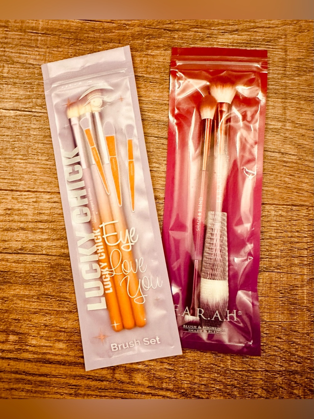 NWT! FARAH and Lucky Chick Makeup Bruch Set